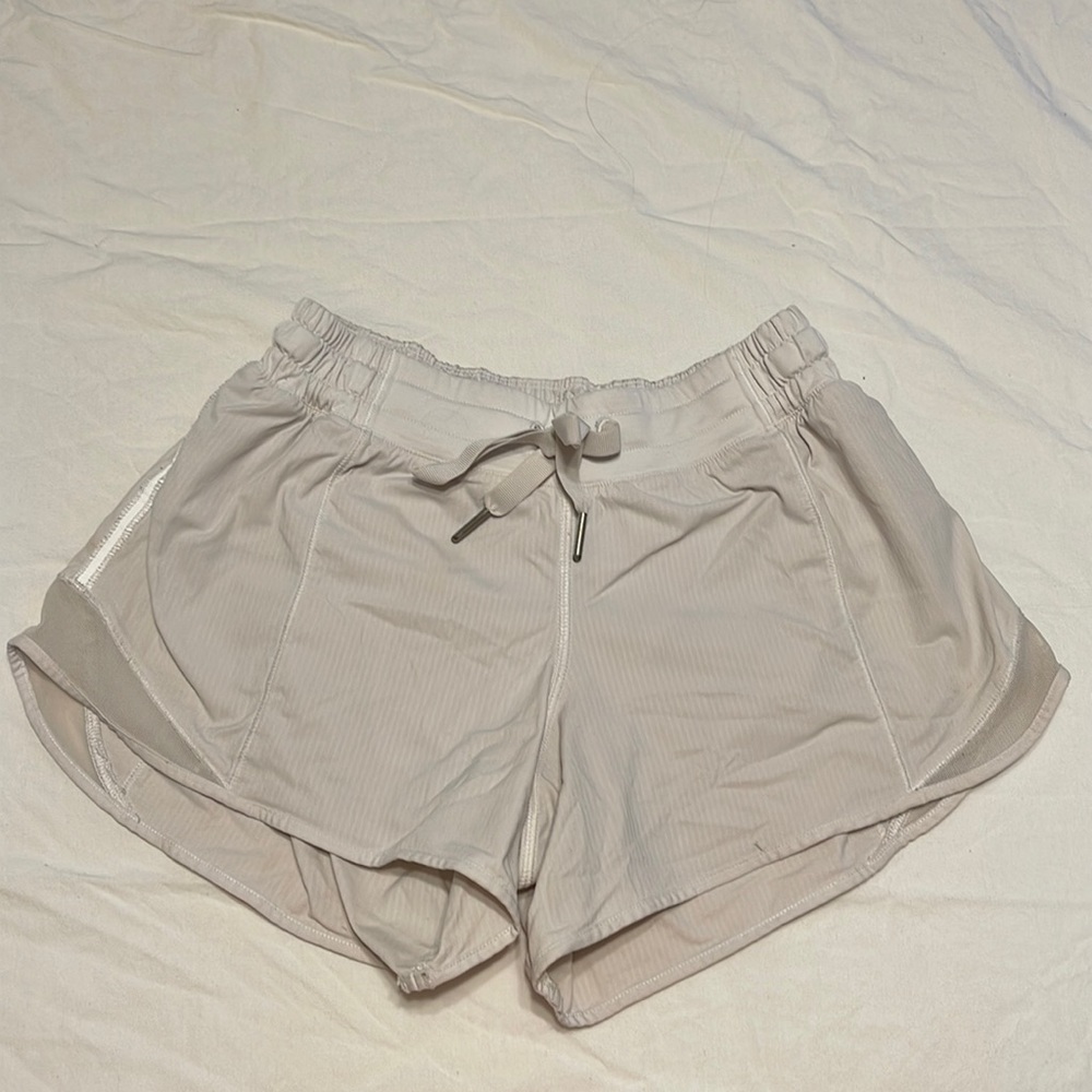 LULULEMON SHORTS size 4